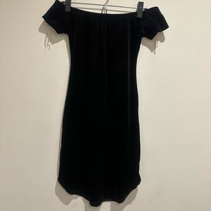 Off the shoulder velvet midi dress